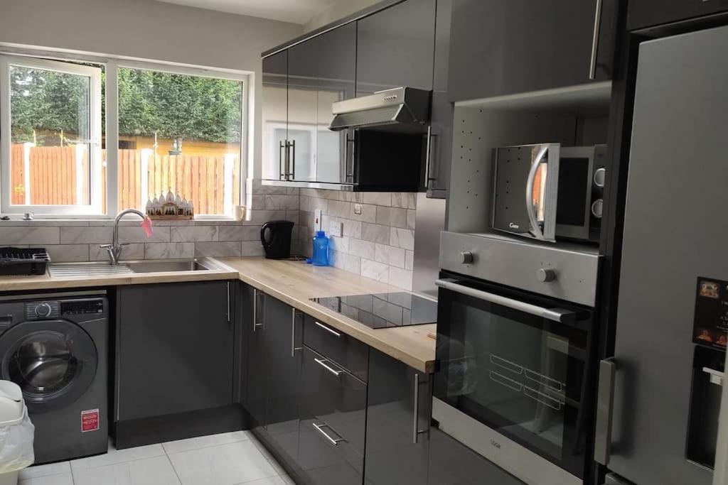 Studio With Private Kitchen 더블린 외부 사진